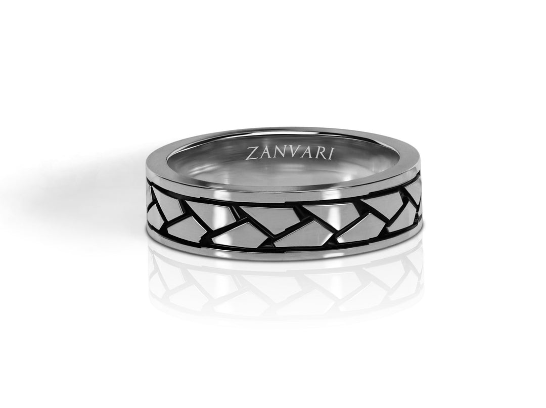 Showcasing male ring in 925 silver with white gold plating by Zanvari