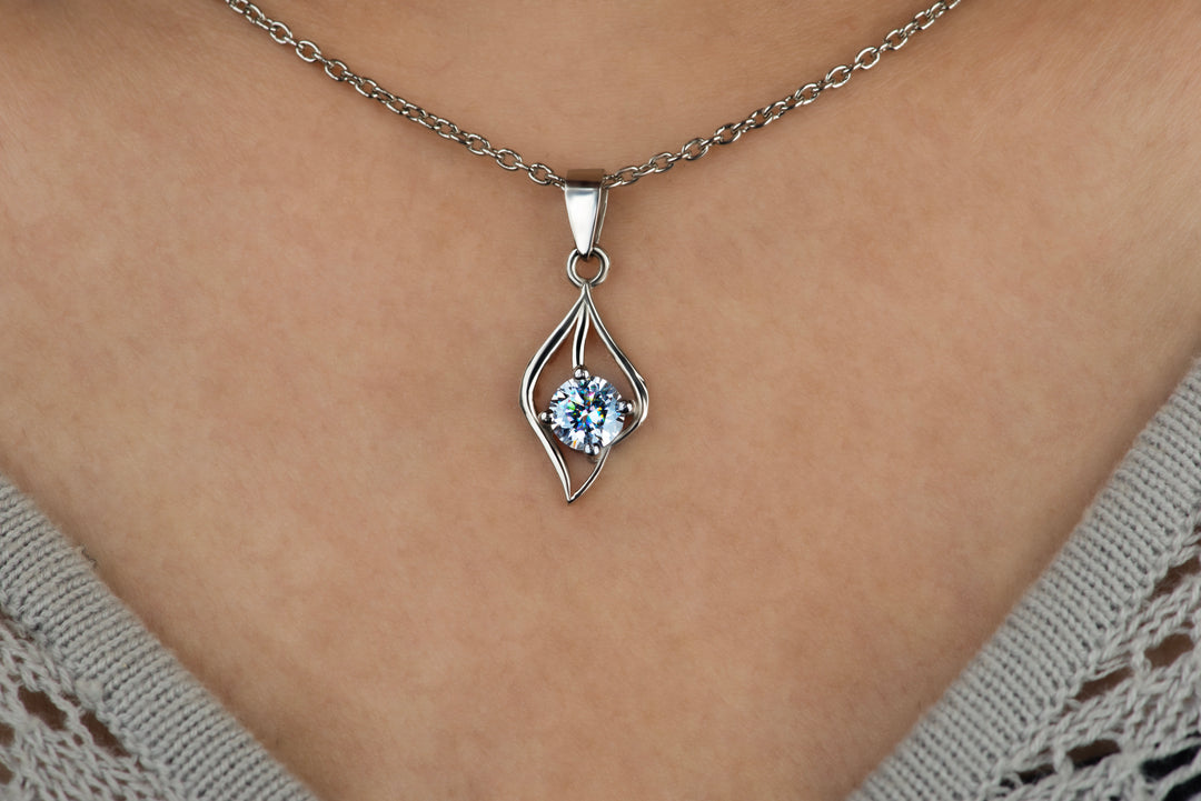 THE FALLING DEW PENDANT